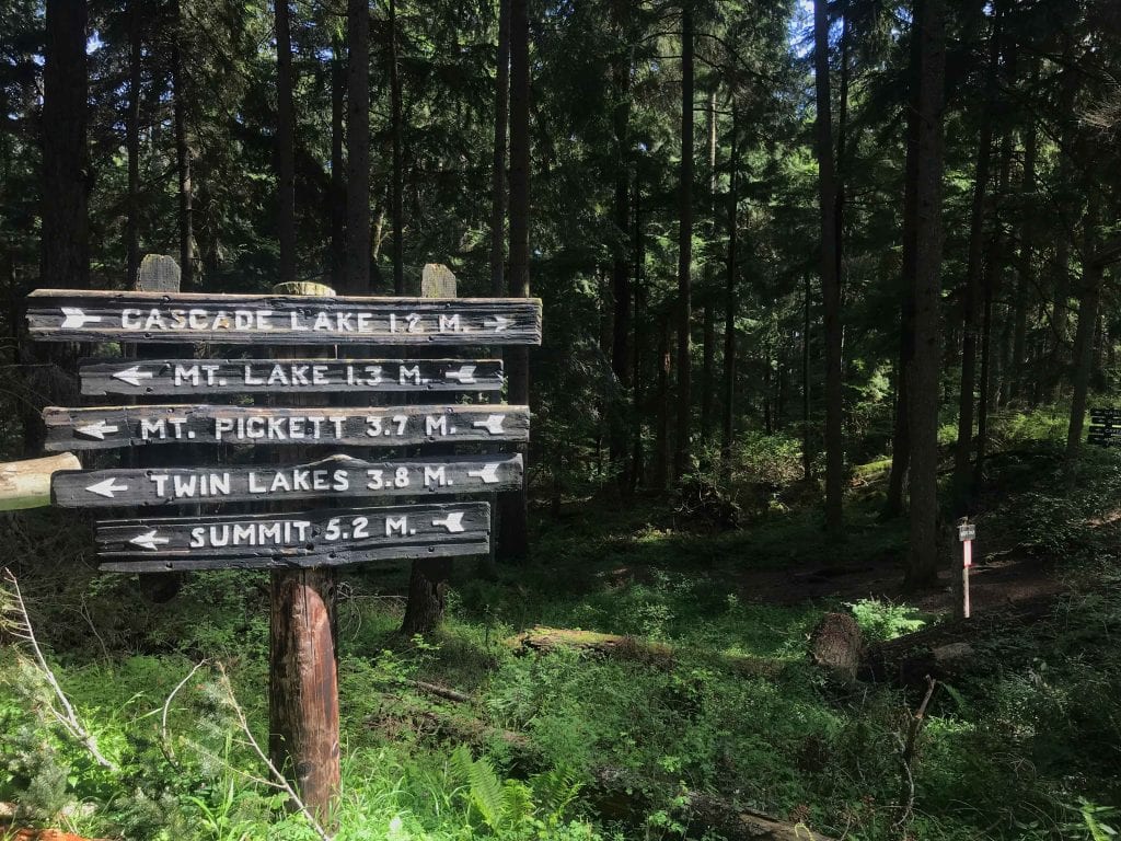 One of the Park trailhead junctions at the Cascade Falls parking lot.